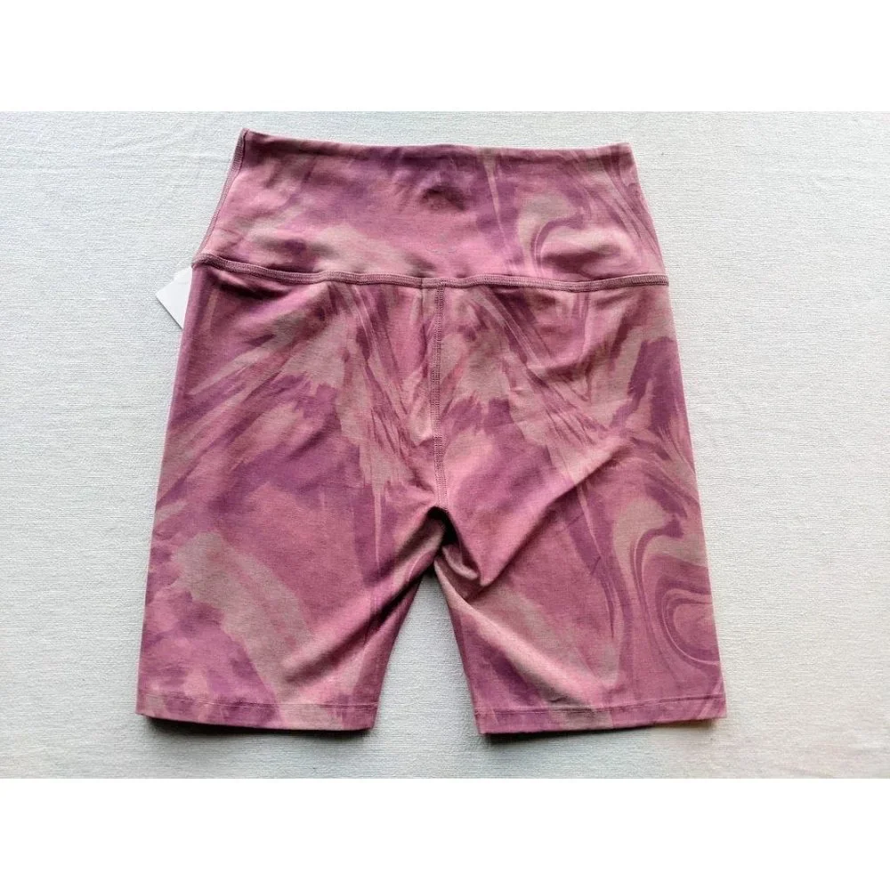 Beyond Yoga Shorts Size XS Athletic Pilates Biker Running Swirl PY5054 NEW‎